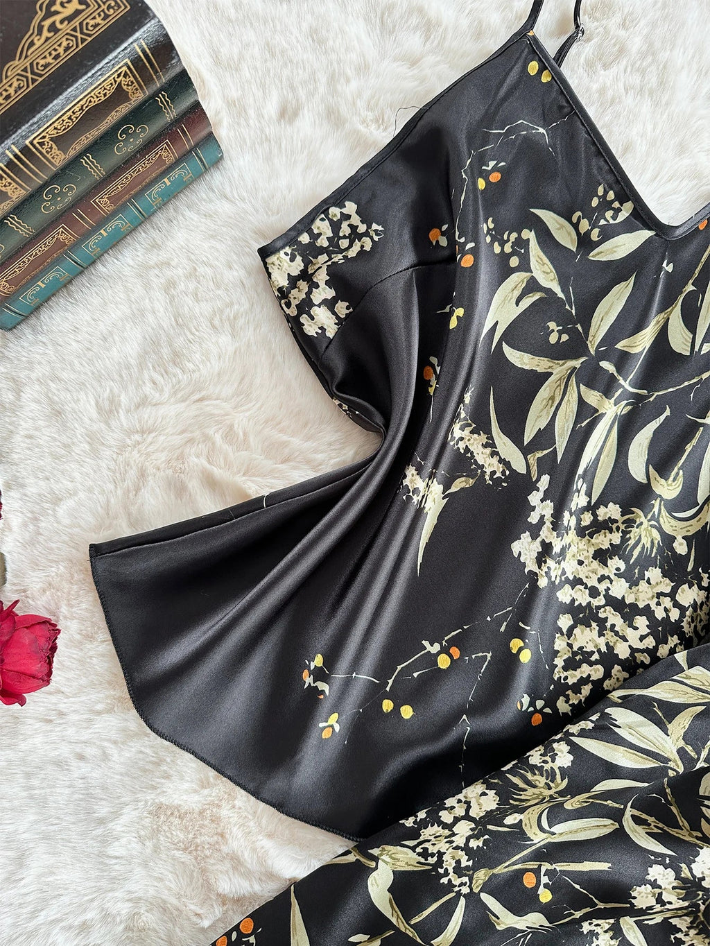 New Women's Pajamas Set Cherry Print Sleeveless V Neck Sexy Sleepwear Fashion 2PC Homewear for Summer and Spring