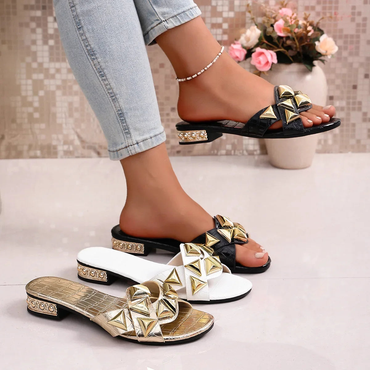 Women Shoes Ladies Flip Flops Designer Outside Female Slippers Summer New Luxury Sandals Fashion Walking Open Toe Slides