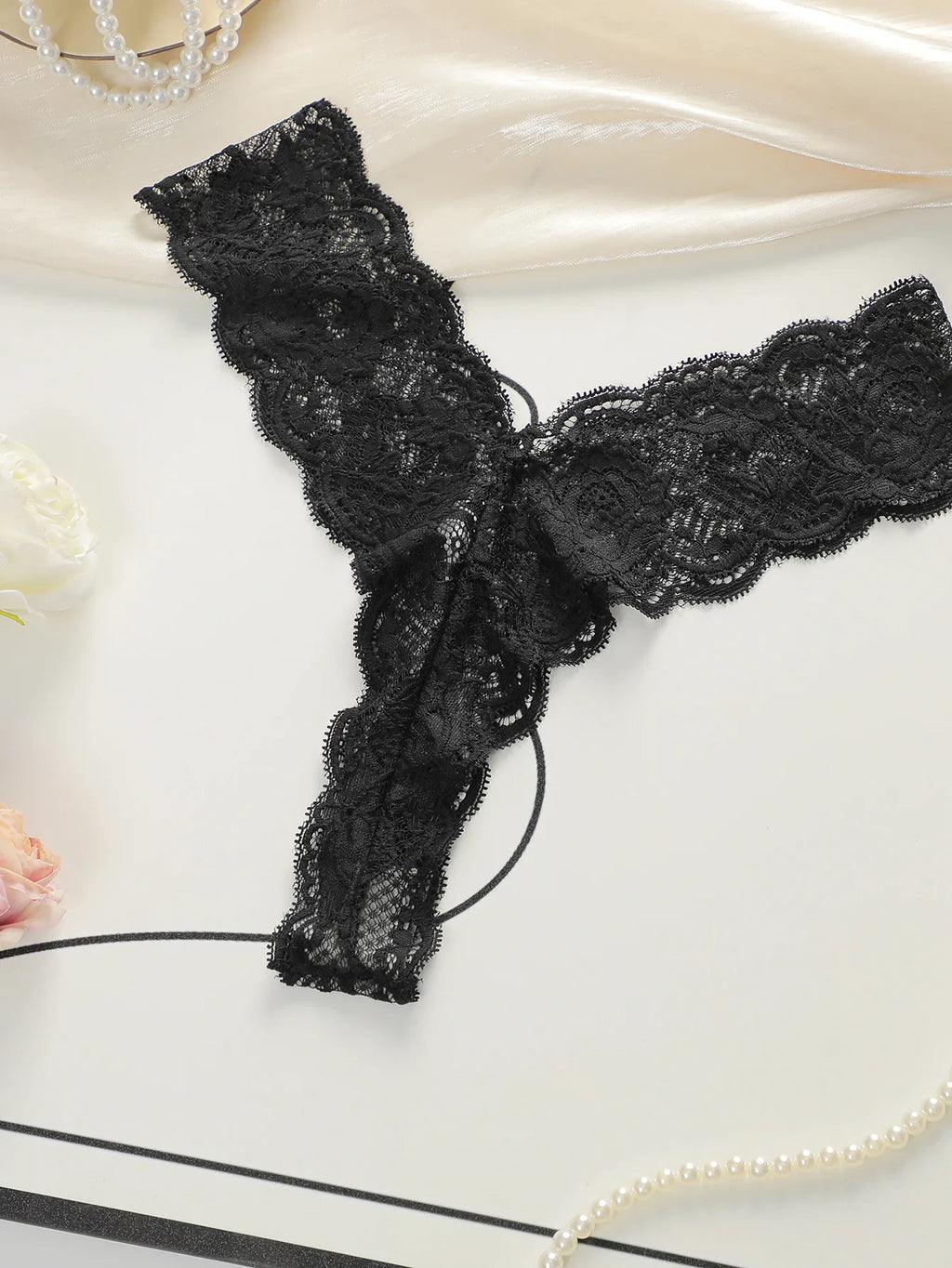 Women's sexy thong embroidered with lace transparent and charming easy to clean reusable comfortable underwear C915