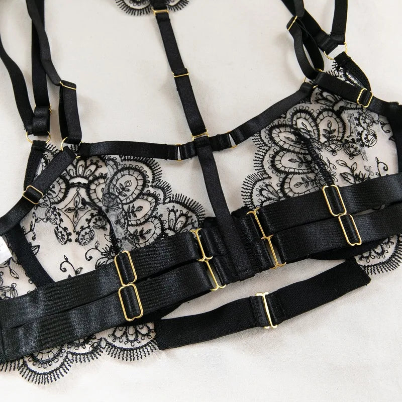 Toucheart 5 Piece Sexy Embroidery Underwear Set for Women Mesh Patchwork See-through Halter Underwear Garters Sexy Lingerie Set