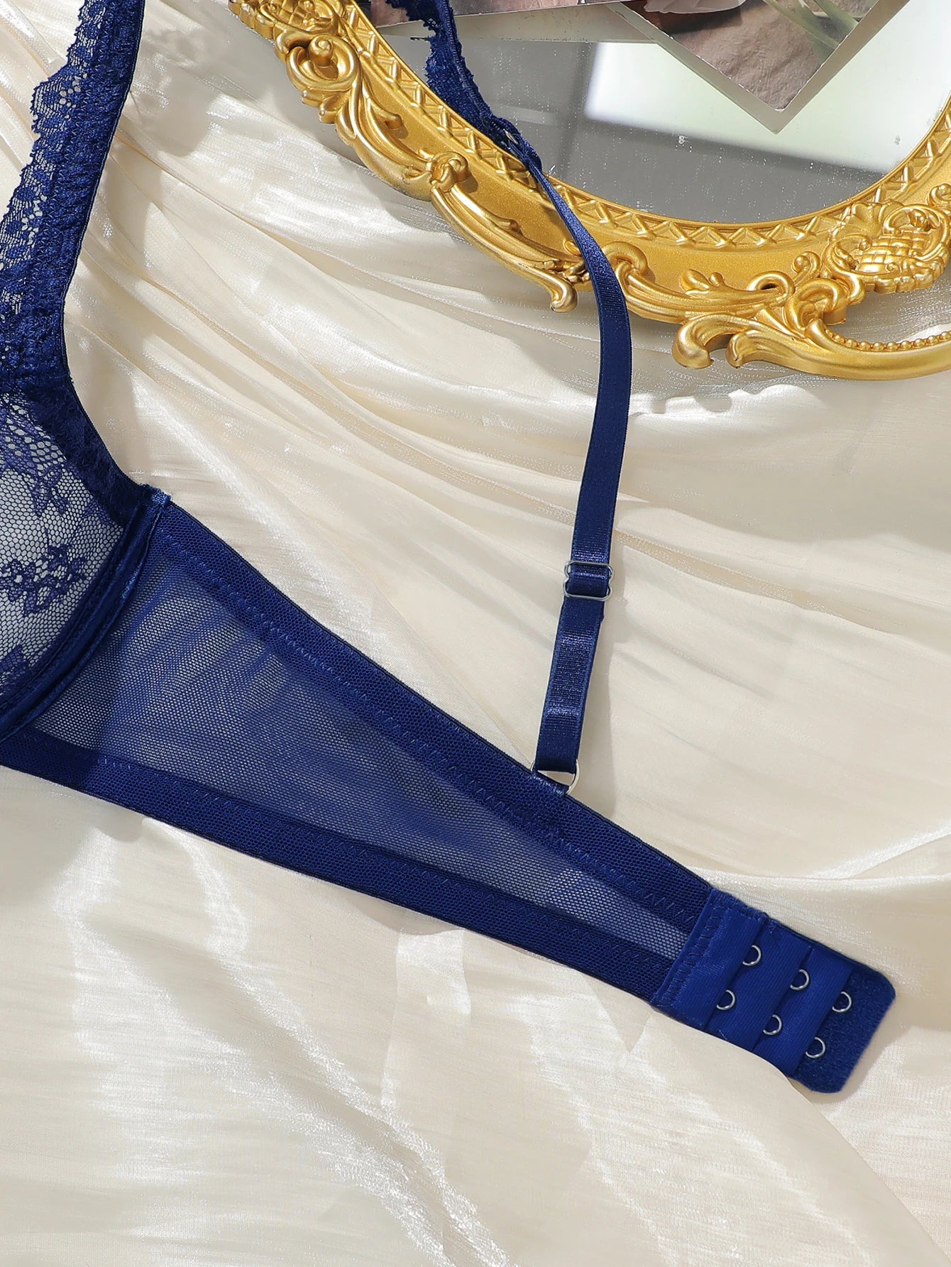 Women's Sexy Ultra-Thin Lace Bra No Steel Ring Gathered Adjustable Straps Easy Wash And Dry Floral Design Fun Bra MR3006