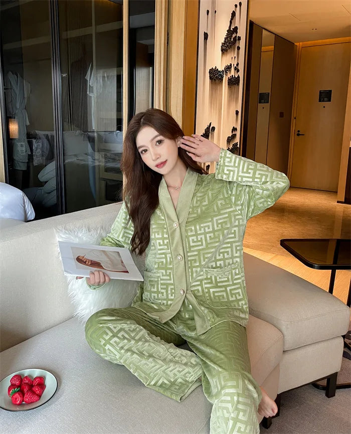 Autumn and winter new gold velvet pajamas V-neck Korean velvet sweet and sexy lace home clothes