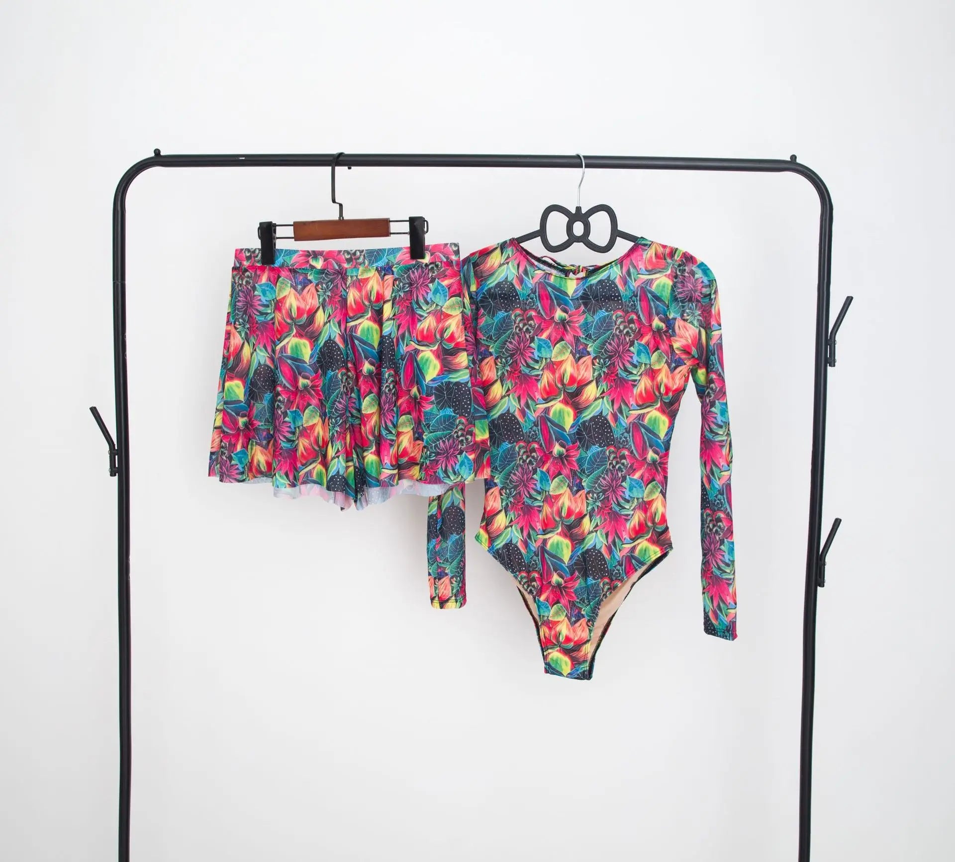 2026 Swimwear Women Long Sleeved Sun Protection One Piece Swimsuit Female's Sports Bathers Swimming Bodysuit Beach With Cover Up