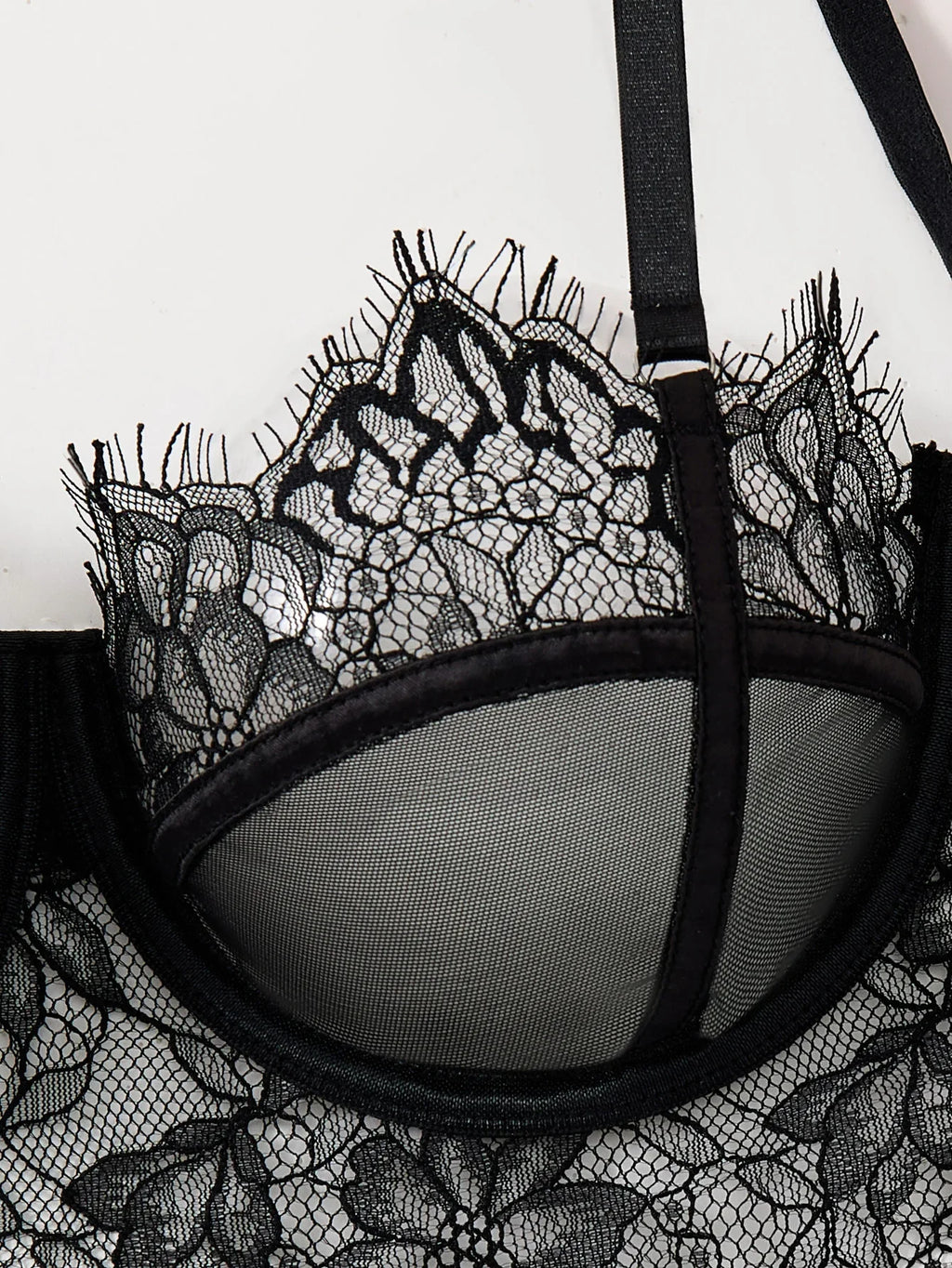 Ladies Sexy Lace Underwear Set Lace Flower Embellished Bra And G-string Sexy Feminine Briefs for Women