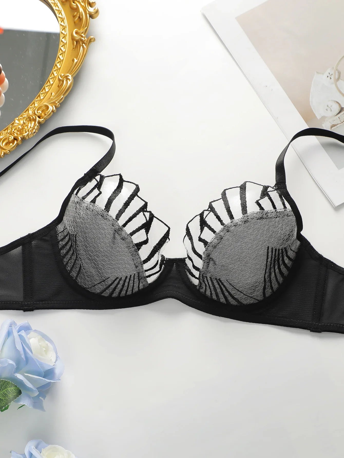 Beautiful Women's Pink and Black brassiere Lace Sexy Lingerie Set Pull Up Bra 2024 New fashionable Women's Clothing