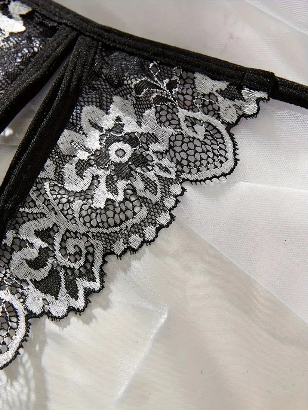 Floral Lace Sexy Lingerie Bow Open Split Cup Intimates Bra And Thongs Sets Crotchless Naughty Porn Sex Outfit Women's Underwear