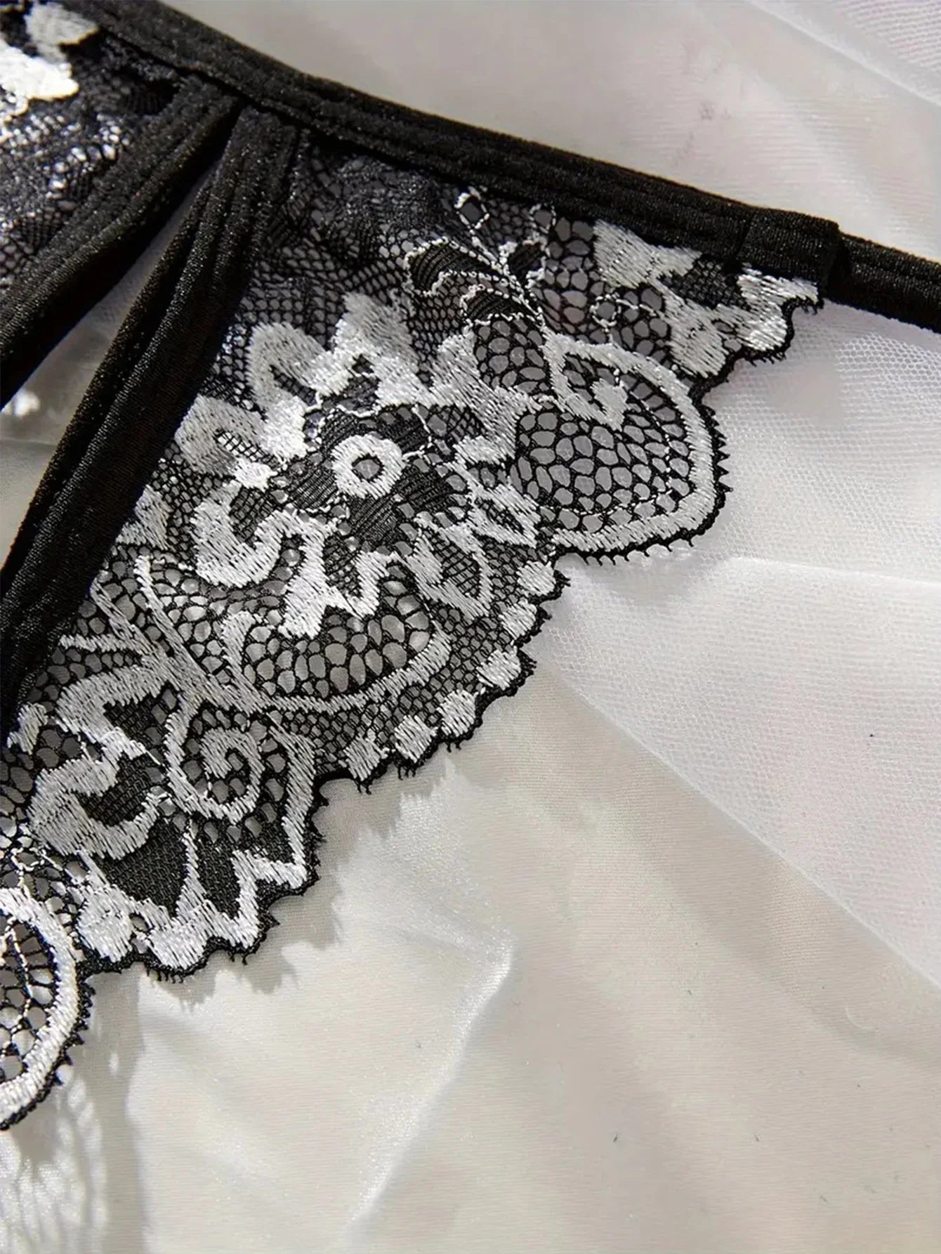 Floral Lace Sexy Lingerie Bow Open Split Cup Intimates Bra And Thongs Sets Crotchless Naughty Porn Sex Outfit Women's Underwear