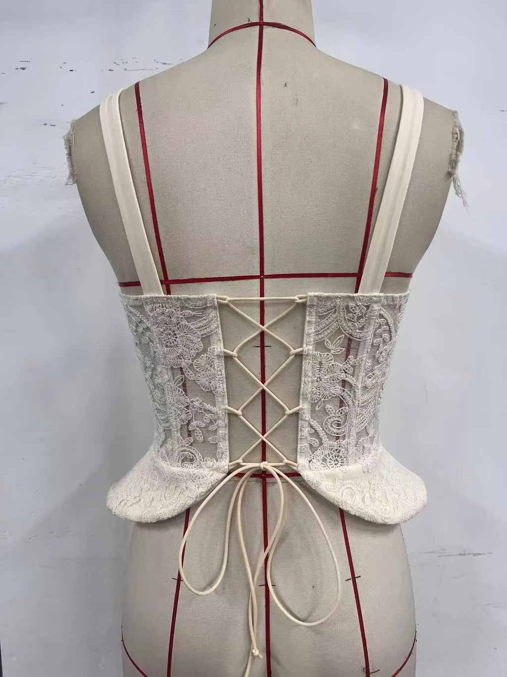 Sexy Beige Floral Embroidered Lace Fishbone Vest Women Summer Strap Underwire Slim Ruffles Tank Tops Lady Club Party Camisole