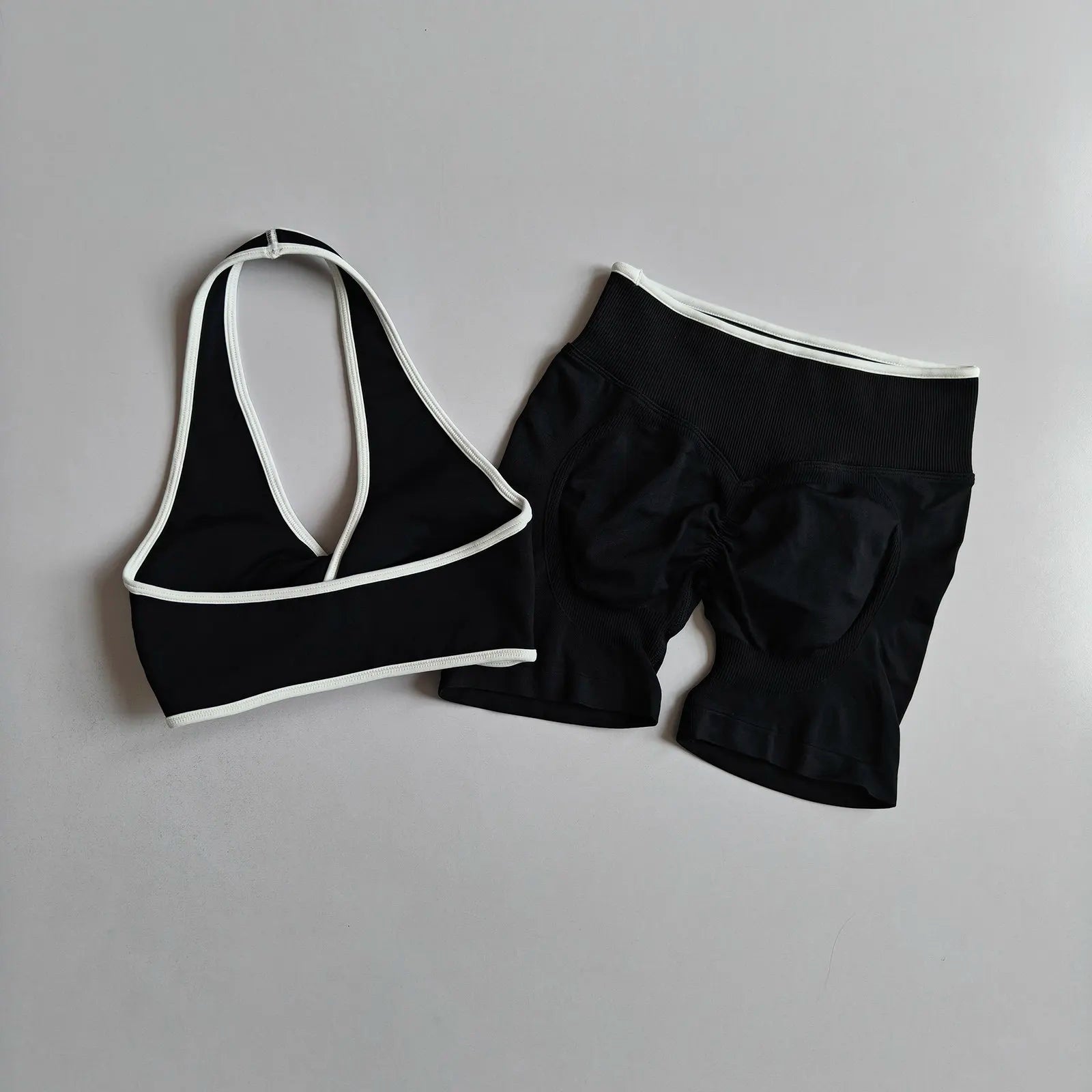 2pcs Women's Seamless Push-up Sports Vest Bra Set with High Elastic Hip Lifting Shorts for Running Aerobics Yoga
