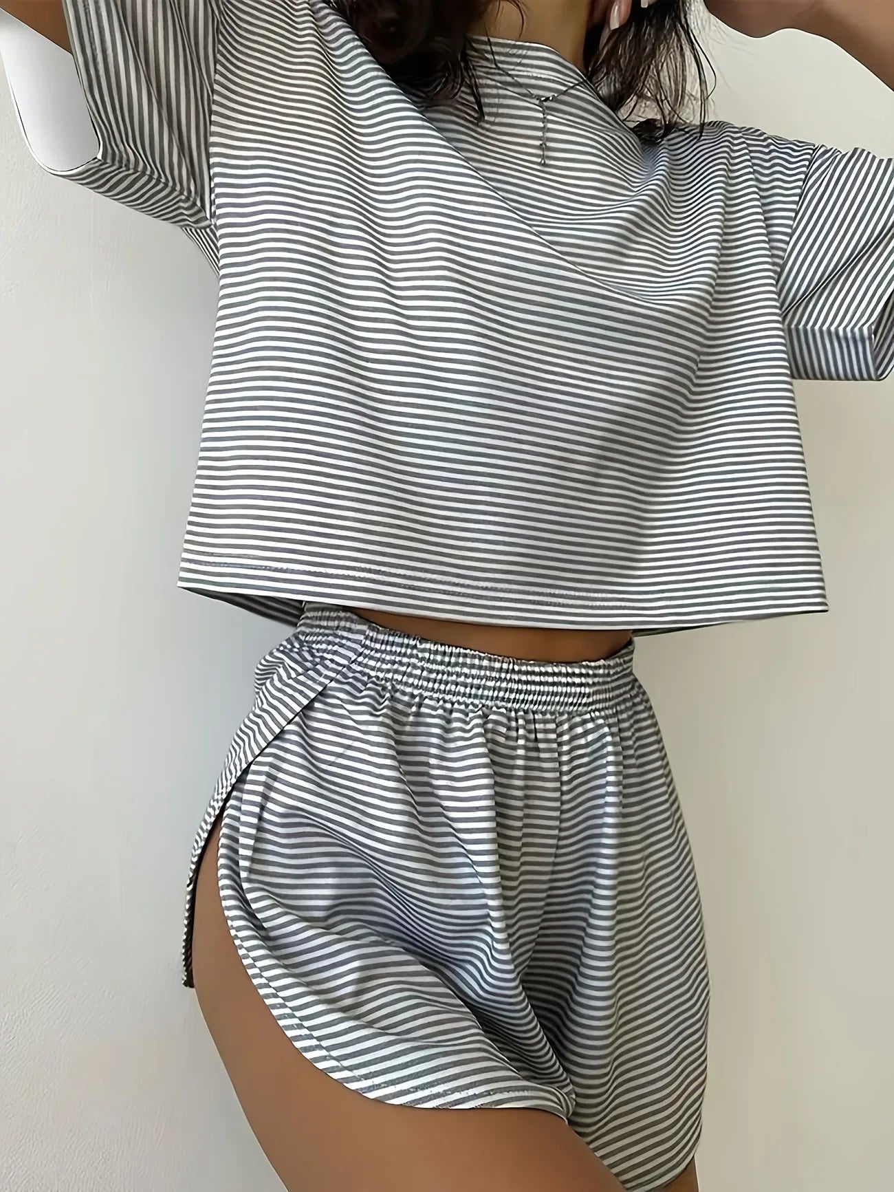 Women Striped Pajama Set 2pcs Short Sleeve Crop Top Elastic Waist Shorts Soft Summer Loungewear Home Sleepwear