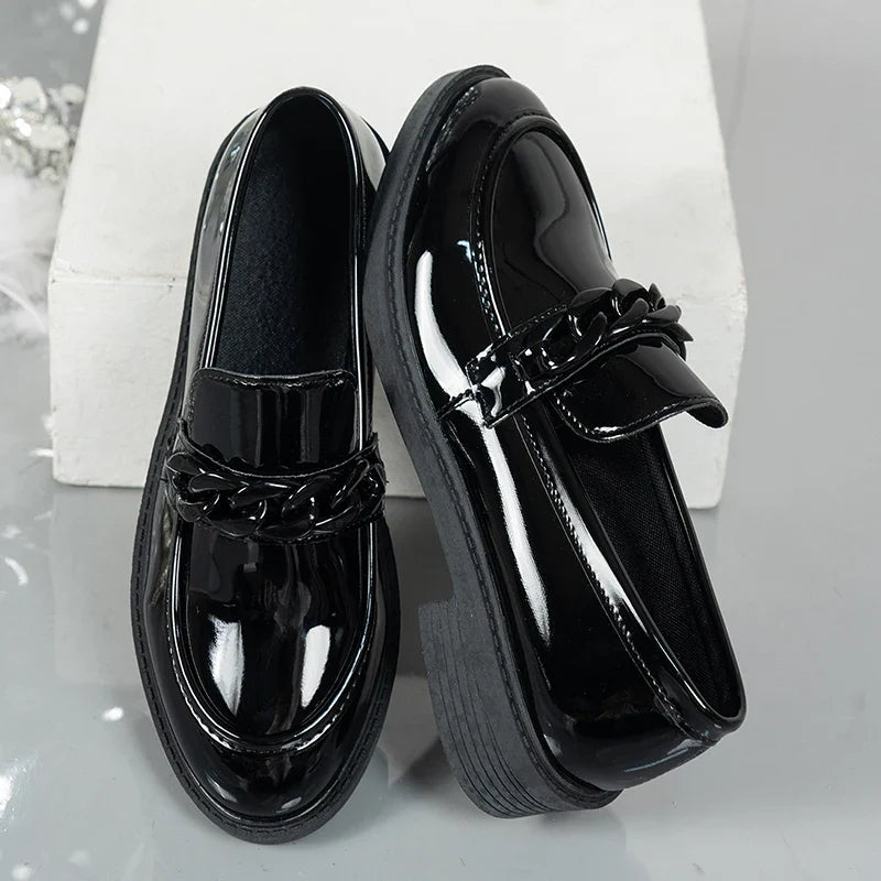 Chain Decor Patent Leather Women's Loafers Comfortable Slip On Med Heel Student Shoes Woman Plus Size Point Toe Oxford Shoes 42