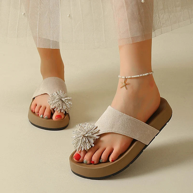 Fashion Crystal Flower Platform Slippers Women 2026 Summer Clip Toe Thick Sole Sandals Woman Plus Size Anti Slip Outdoor Slides