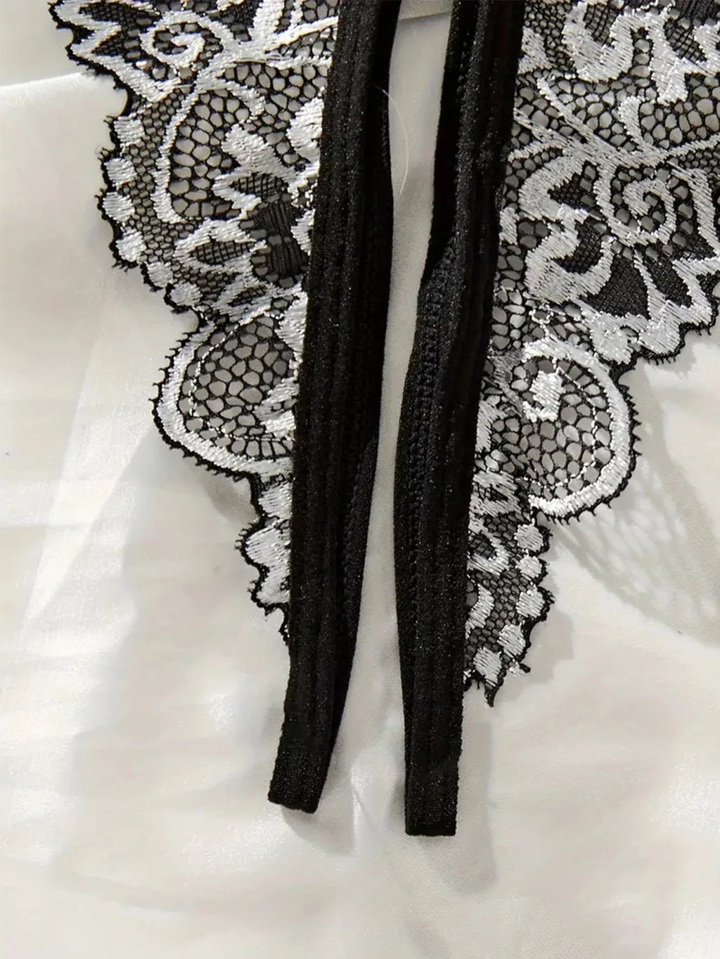 Floral Lace Sexy Lingerie Bow Open Split Cup Intimates Bra And Thongs Sets Crotchless Naughty Porn Sex Outfit Women's Underwear