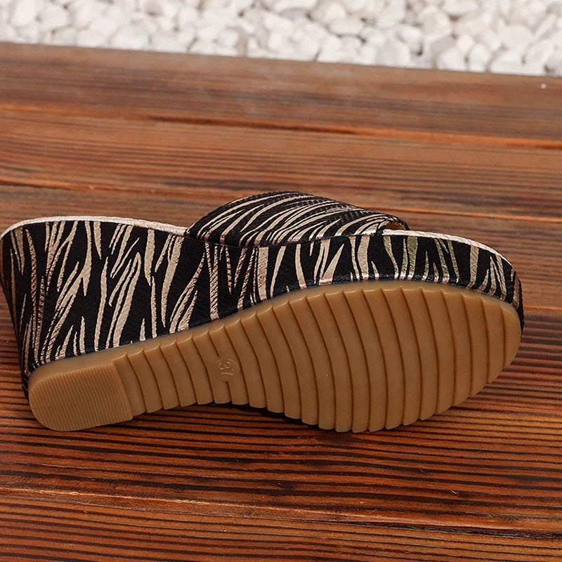 Fashion Stripe Print Thick Bottom Slippers Women New Wedge Chunky Platform Sandals Woman Summer Daily High Heel Slides Female