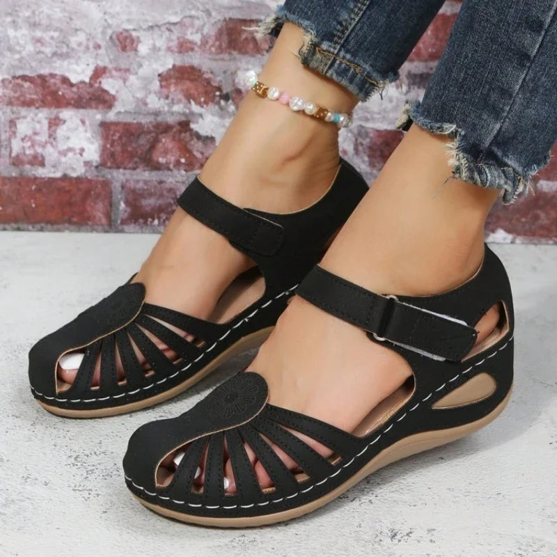 2026 New Women's Peep-Toe Ankle Strap Sandals Summer Block Heel Fashion Shoes