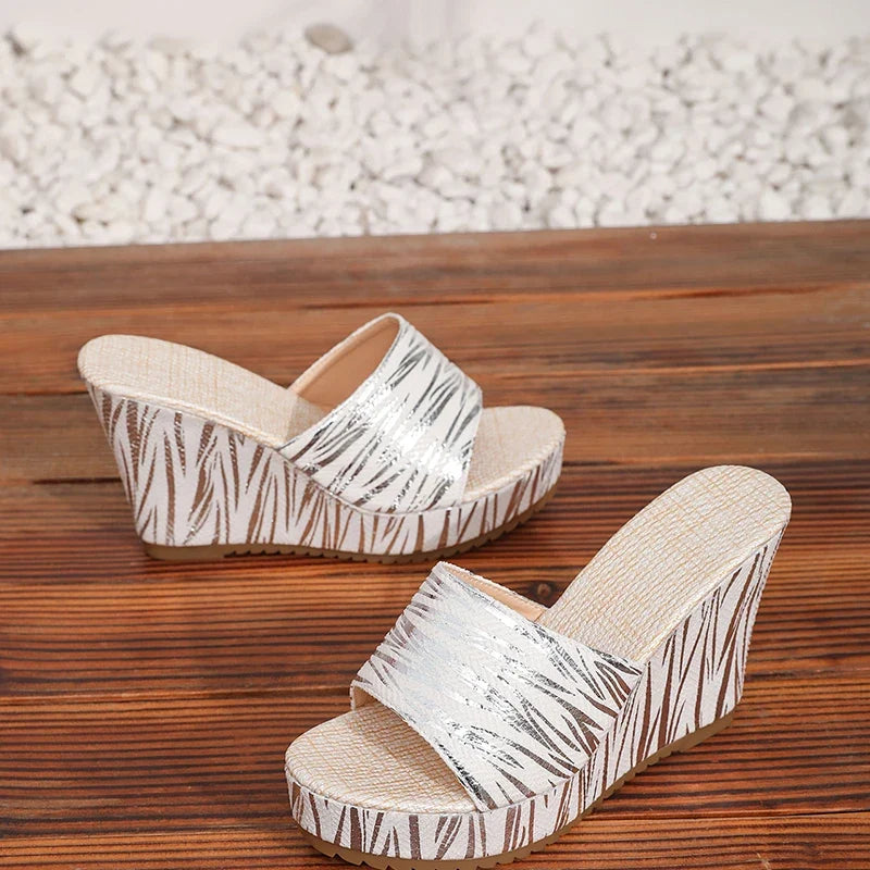 Fashion Stripe Print Thick Bottom Slippers Women New Wedge Chunky Platform Sandals Woman Summer Daily High Heel Slides Female