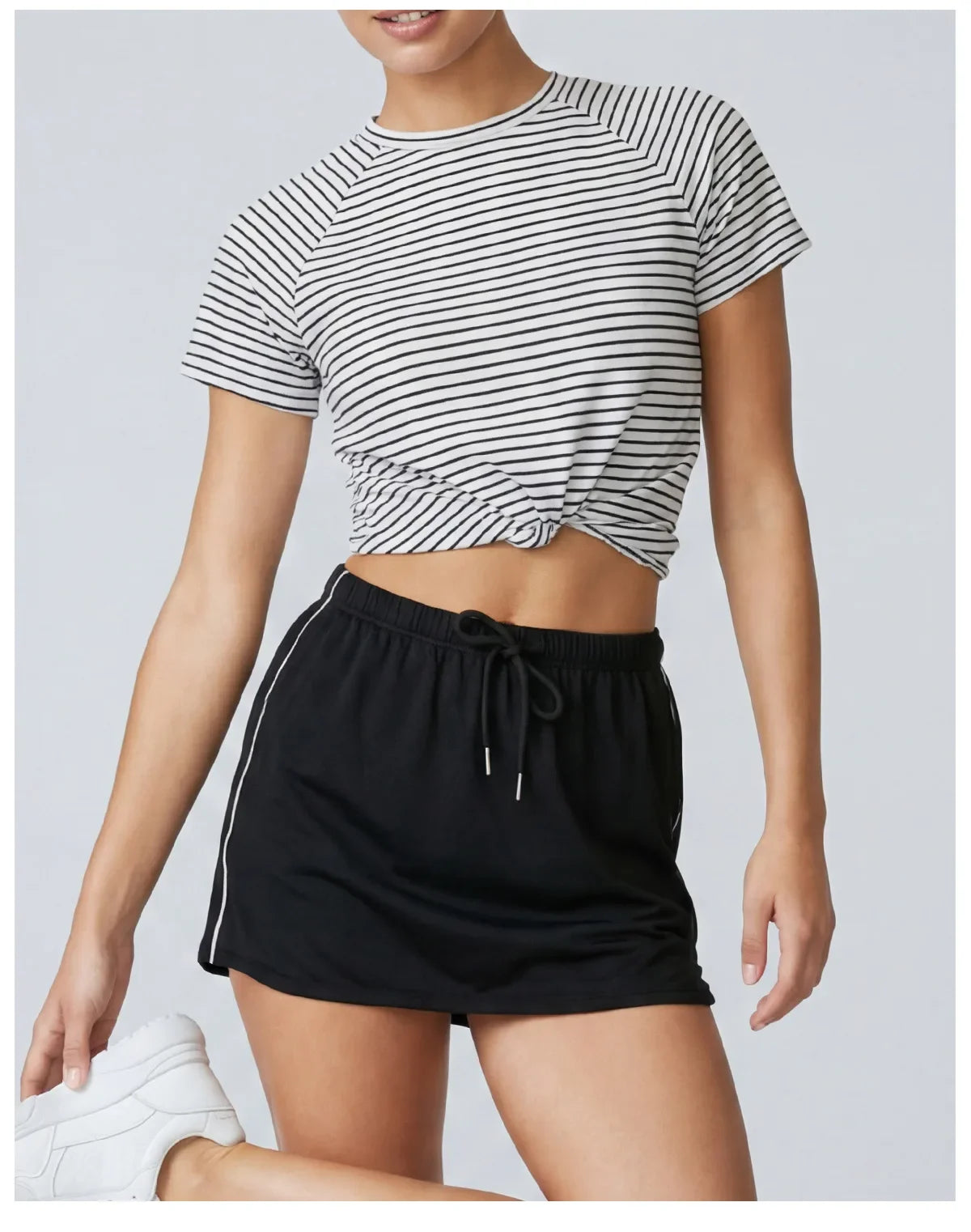 Women's Yoga Outfit Set Black Stripe Tennis Skirt Workout Clothes Short Sleeve O Neck Sports T Shirts Mini Skorts Fitness Sets