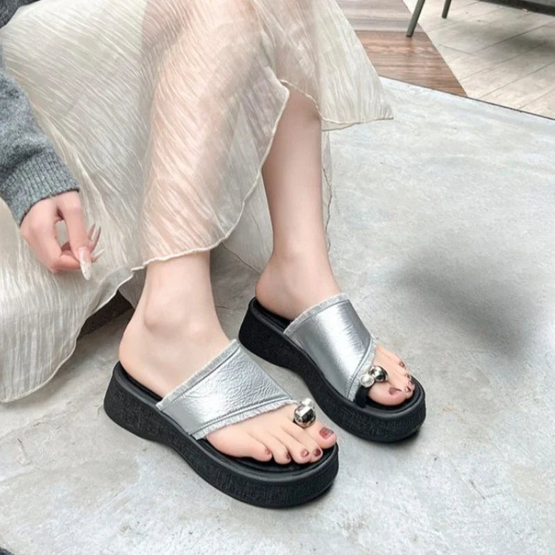 Women's Thick Heel Sandals Summer New Style  Trendy Toe Covering Flat Sandals Simple Design Rubber Sole