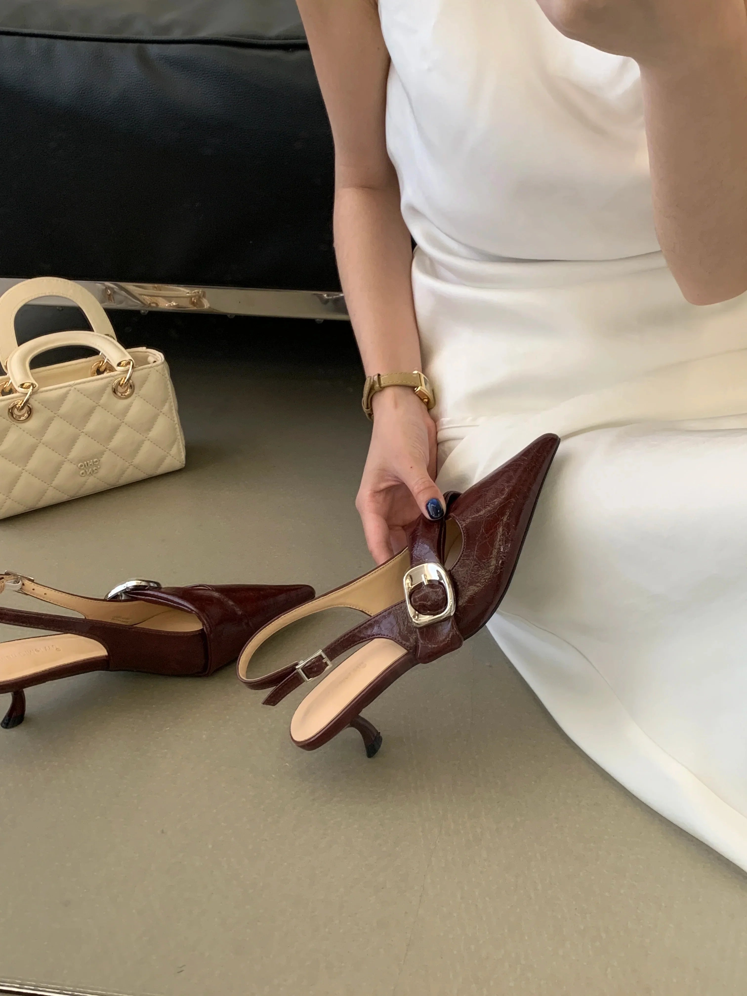 White Thin Heeled Sandals 2026 Women's Low-Heeled Shoes With Strap Brown Summer 2026 New Girls Fashion French OL Single Shoes