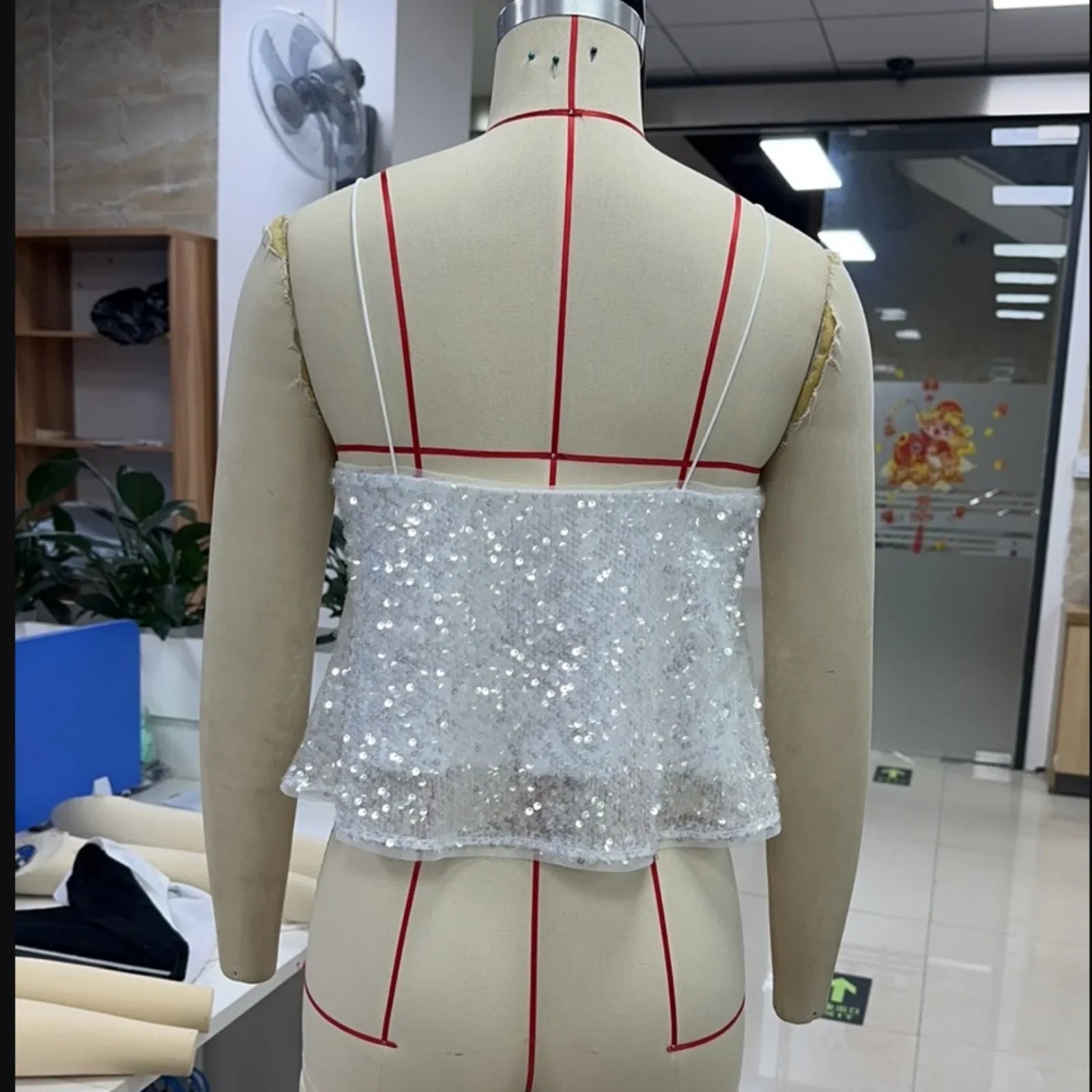 Sexy Sequined Camis Tops Women Sequin Spaghetti Strap Tops Sparkly V Neck Sleeveless Backless Ruffle Crop Tops Trendy Streetwear