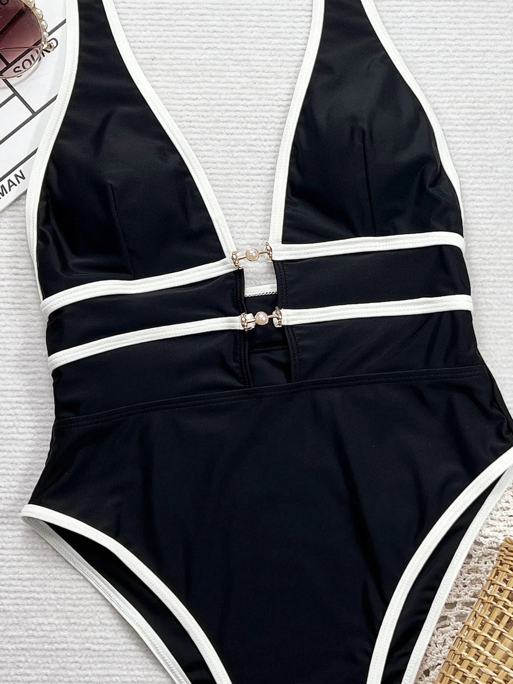 Beach Holiday Look Women's One-Piece Swimsuit Sexy Deep V Neck Backless Swimwear Bodysuit Pearl Decor Bathing Suits Beachwear