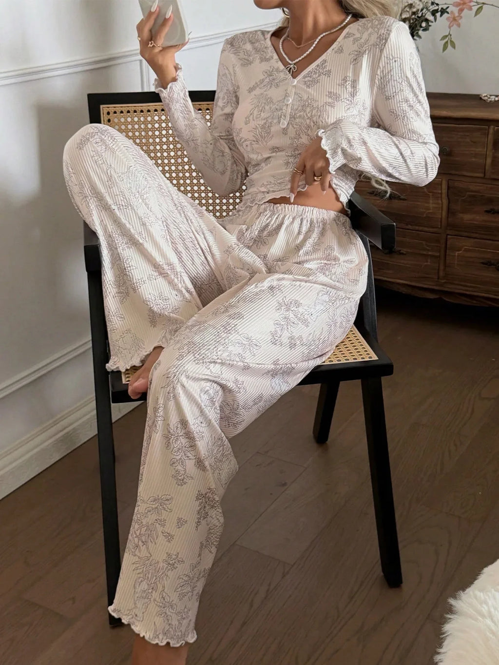 Spring slim Pajamas Homewear Set Flower Print Long-Sleeve tops and long pants sexy V-Neck Two-piece Pj Sets sleepwear Lounge