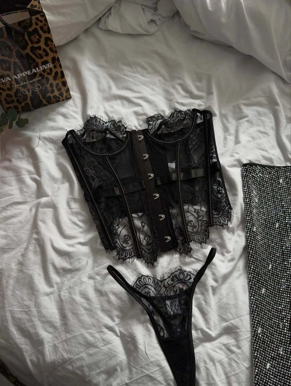 Toucheart Erotic Bodysuit French Retro Black Lace Jumpsuit Women's Sexy Delicate Intimate Seductive Backless Fishbone Shapewear