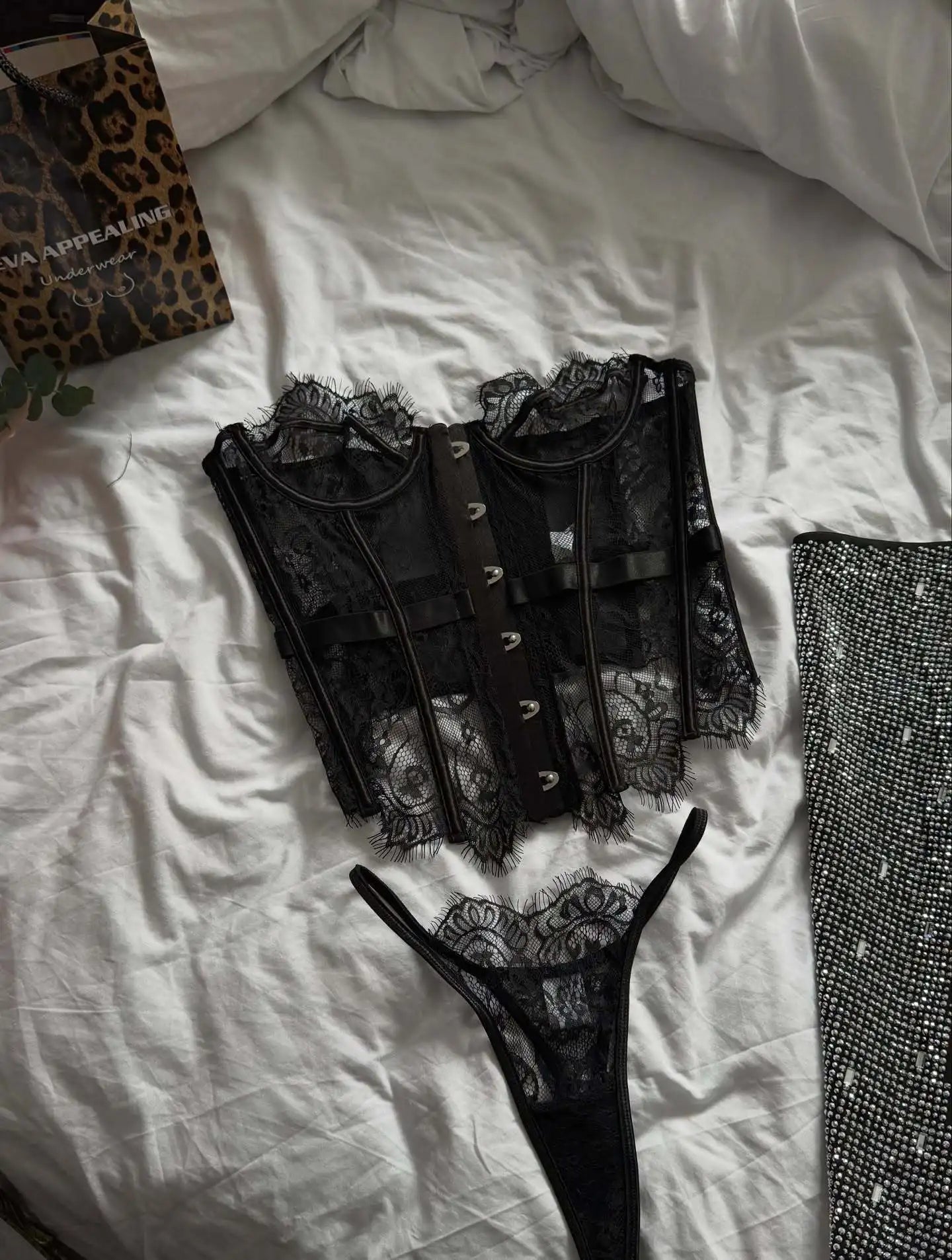 Toucheart Erotic Bodysuit French Retro Black Lace Jumpsuit Women's Sexy Delicate Intimate Seductive Backless Fishbone Shapewear
