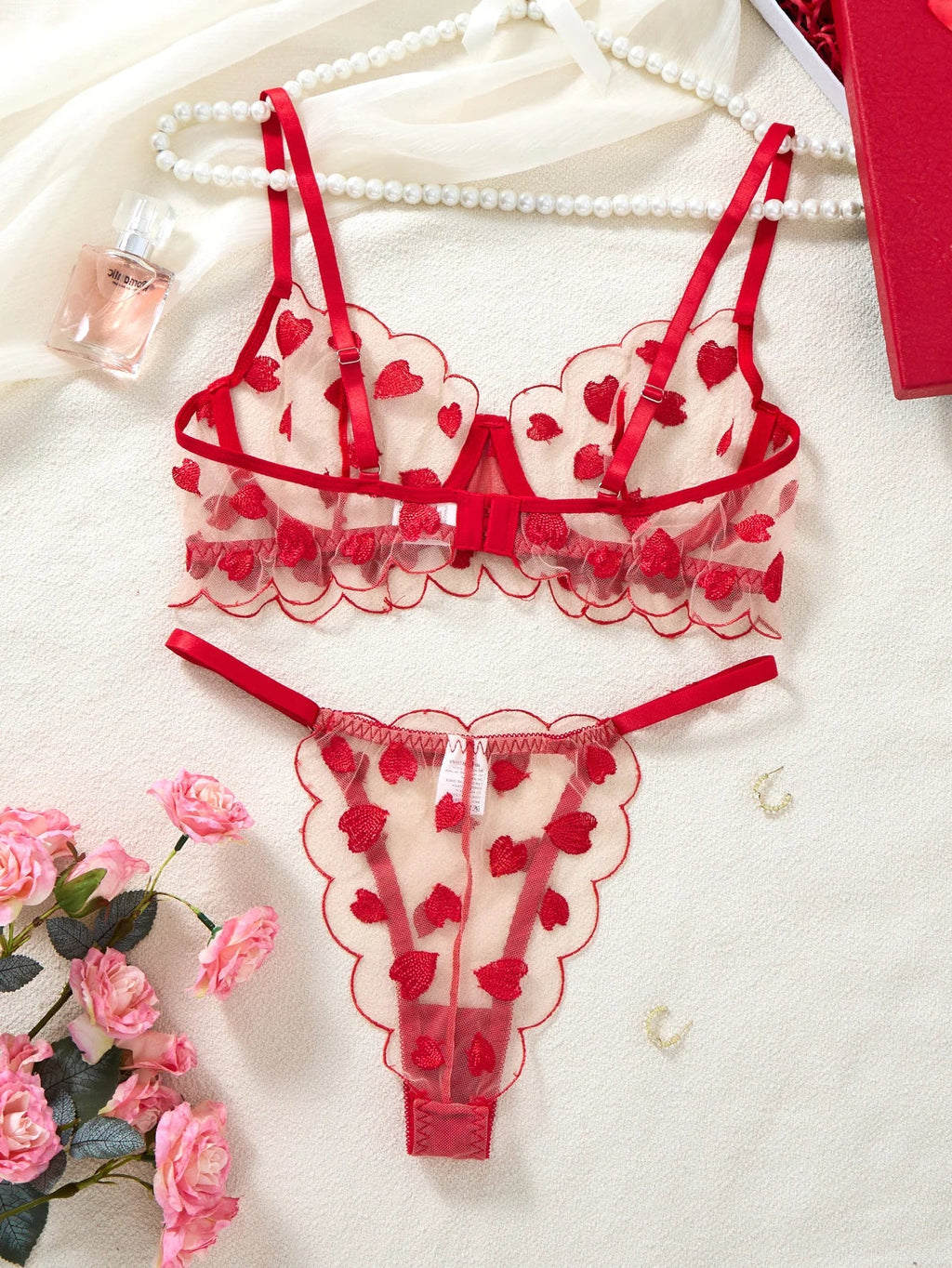 Red Heart-Shaped Girl's Sweet Lace Single-Layer Sheer Embroidered Underwear, French-Style Pure Desire ZA825203