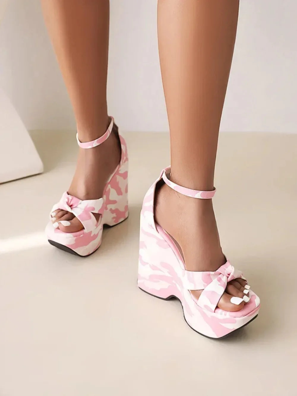 Summer New Pattern Fashion Fish Beak High-heeled Women's Sandals Buckle Hollowed Out Ventilation Rome Women Sandals High 14cm