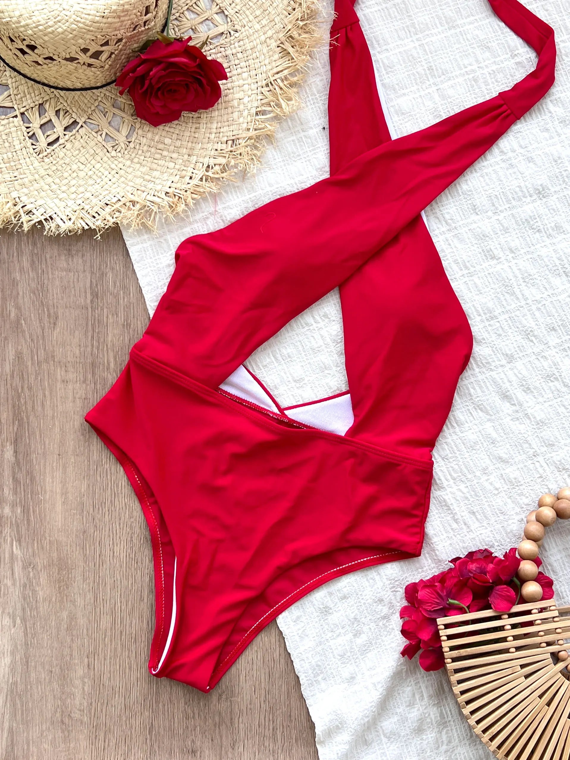 2025 Summer Trend Holiday Female Clothes New Sexy Cut Out Backless Bikini Set Women Solid Halter Bikini Ladies Strappy Beachwear