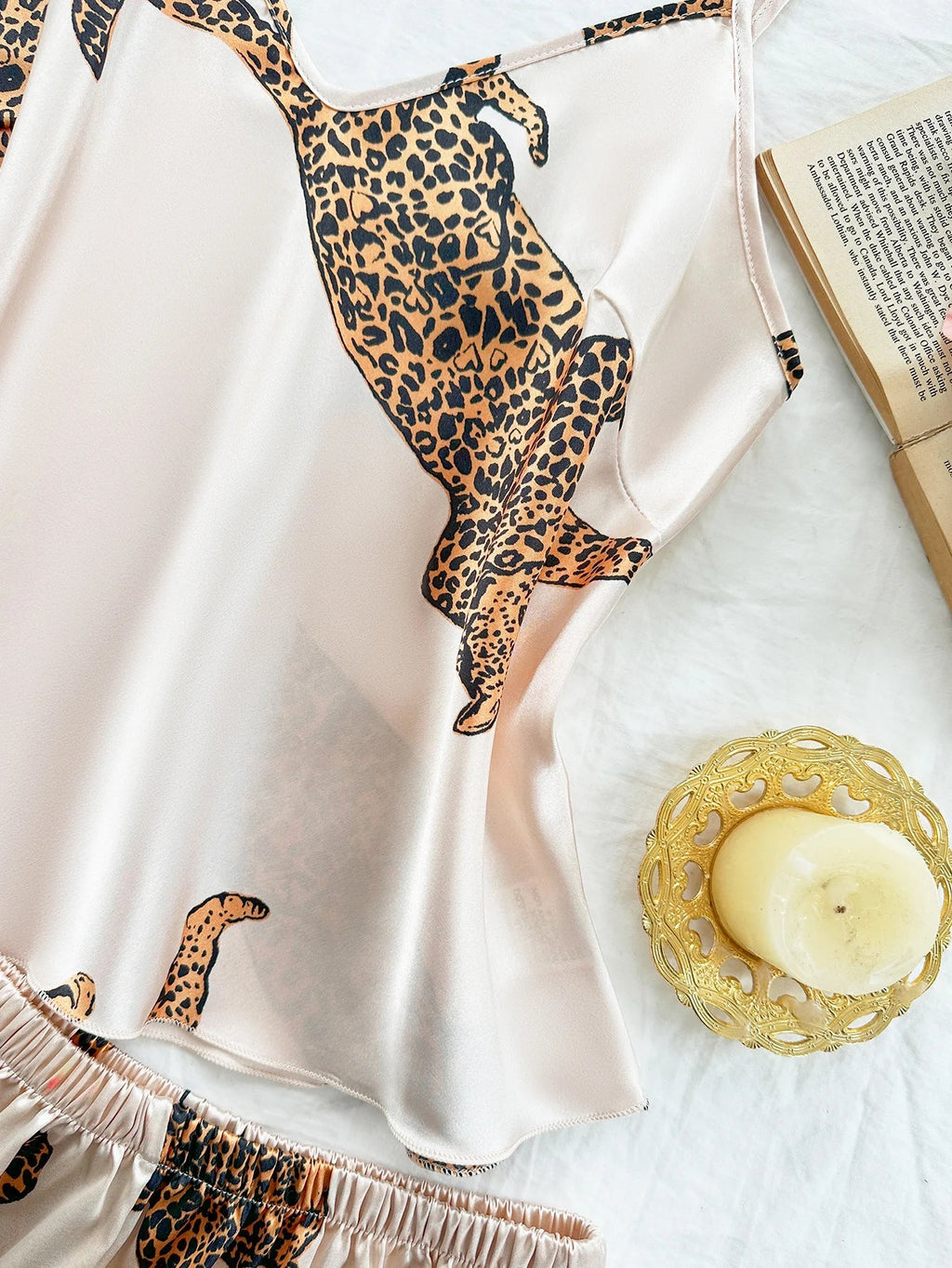 Summer 2-pieces Pink Leopard Printed Pajamas Set for Women Sexy Ice Silk Stain Sleepwear Casual Crop Tops and Shorts Lounge