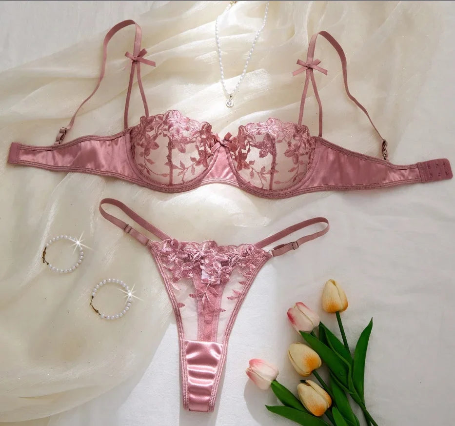 Valentine's Eve Light  Danube Group Ladies Sexy Lingerie Bra Women's Suit - the Temptation of a Seductive Night