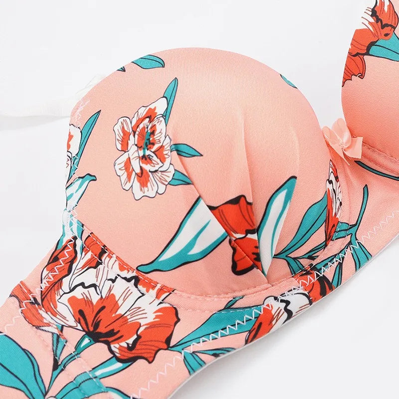 Toucheart Women's Traceless Bra Set Steel Rings Breathable Underwear with Gathered Design To Prevent Exposure Comfortable Fit