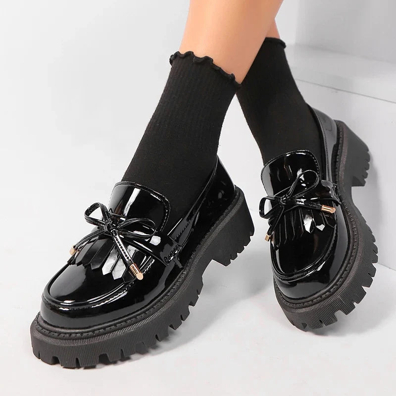 Retro Bow Knot Pumps for Woman New Style Rounded Toe Platform Pumps Women Fanshion Slip On Plu Size Patent Leather Shoes Mujer