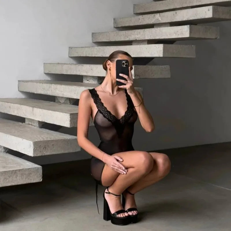 Toucheart 2PCS Lace See-through Hollow Out Sexy Interesting Thin Model Pajamas Panty Slim High Waisted Women Sexy Pajamas Set