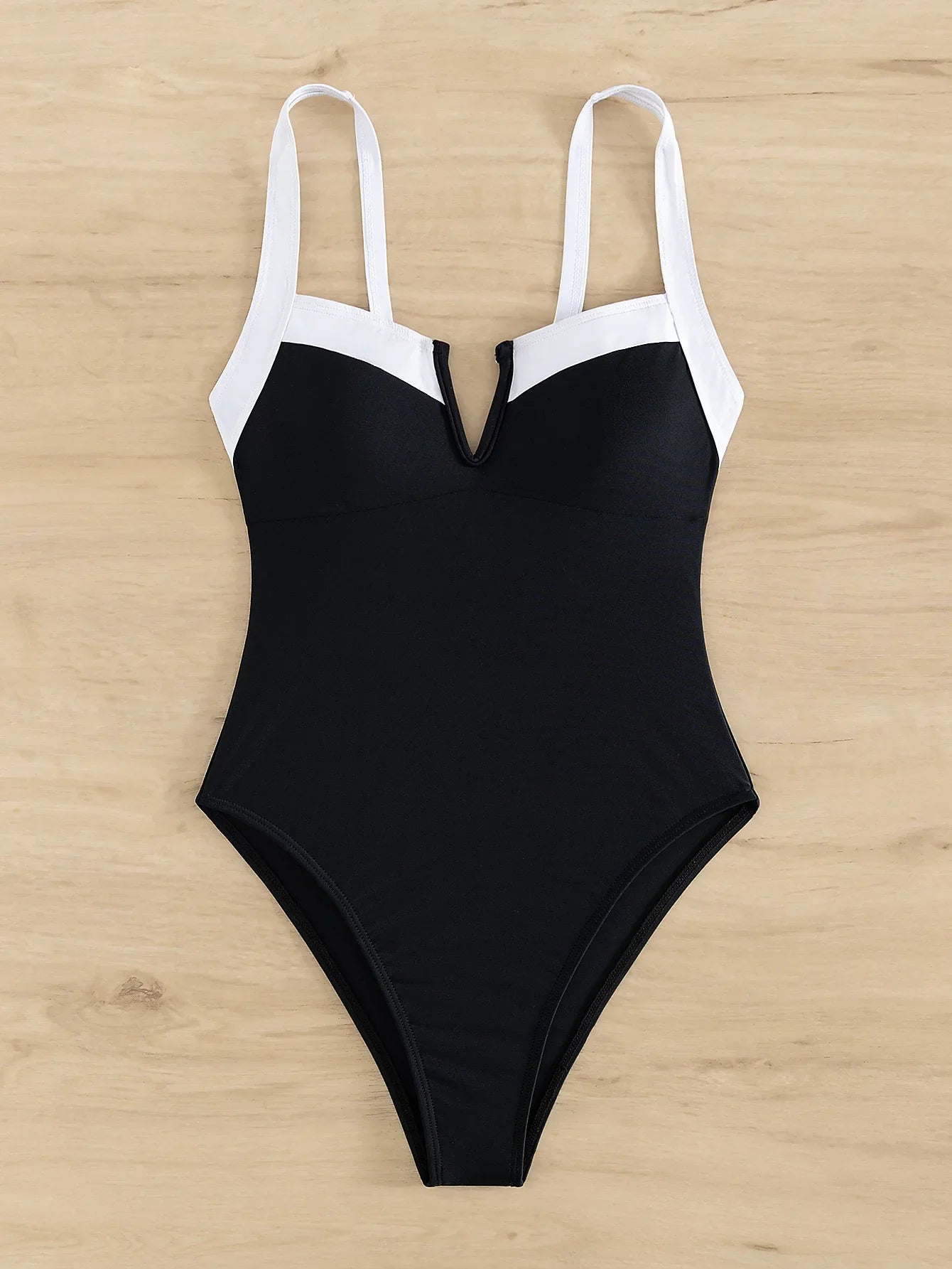 Sexy V Wire Swimwear Women 2025 White Black Contrast Slim Tummy Control One Piece Swimsuit Beach Backless Bathing Suit Monokini