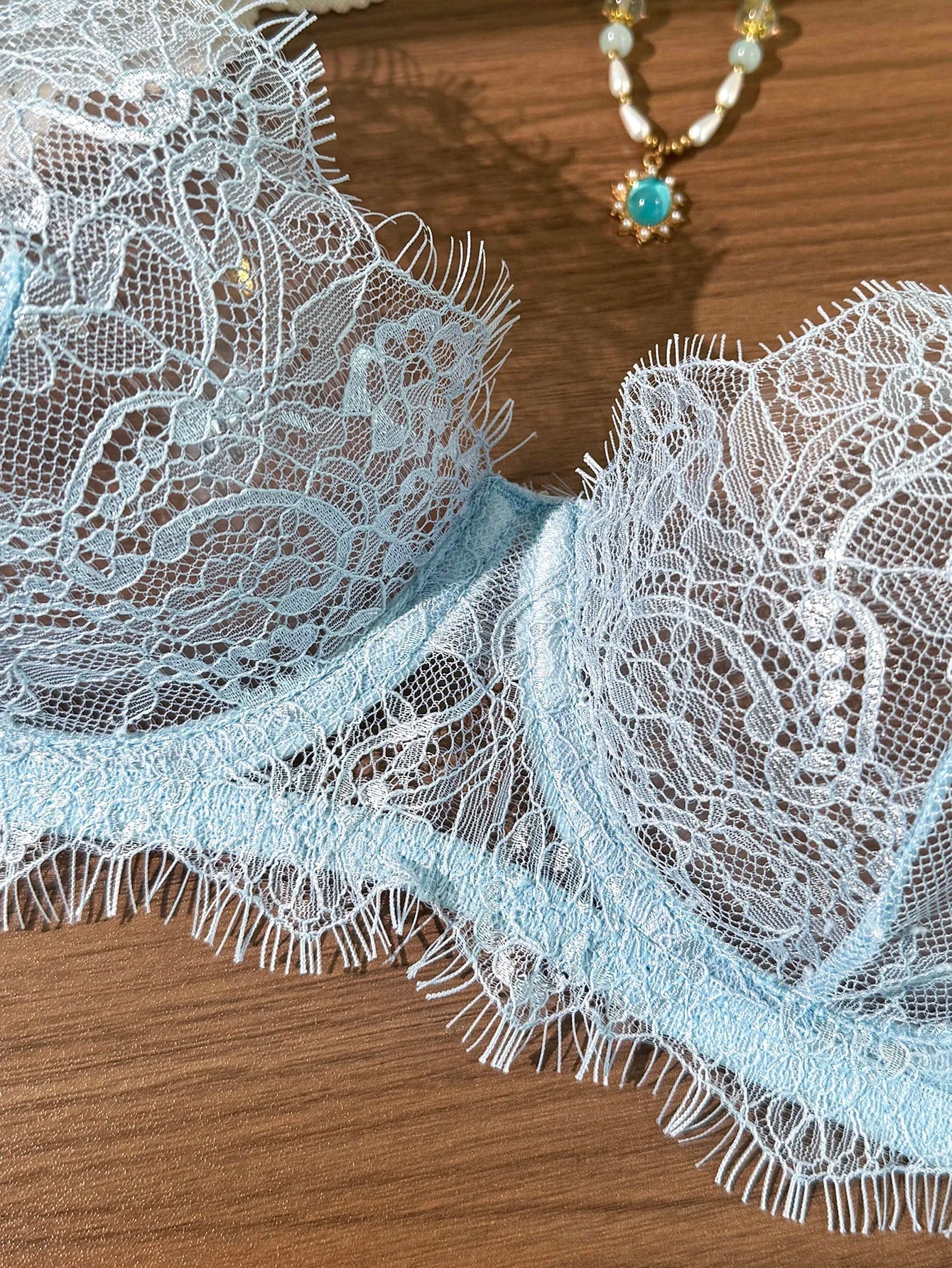 Ladies' Basic Style Thin Lace Bra And Panty Set Seamless Single Layer Eyelet Underwear Comfortable Intimate Apparel