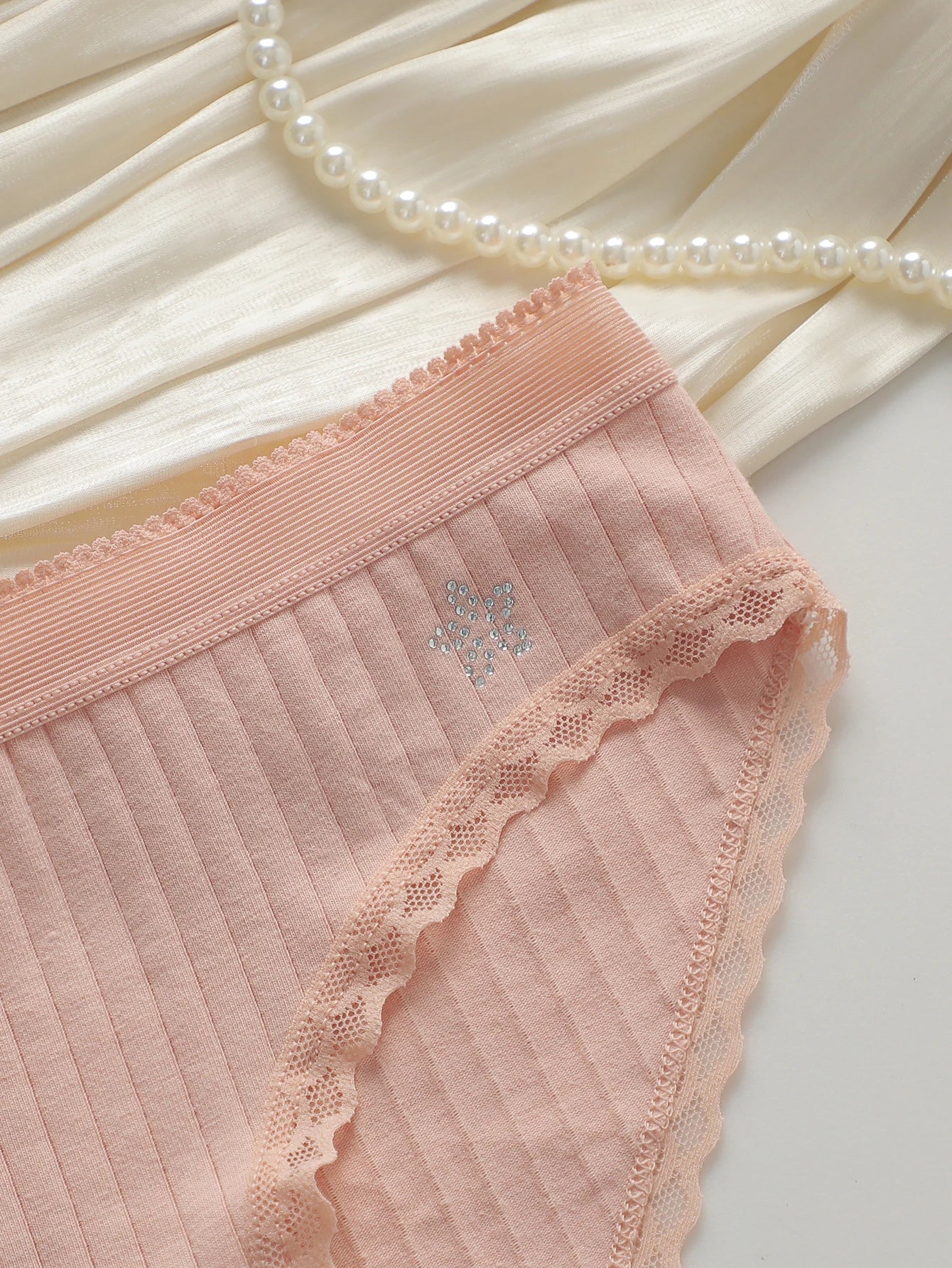 Women Ribbed Cotton Briefs Lace Trim Mid Waist Panties Soft Breathable Rhinestone Star Decor Ladies Daily Basic Underwear W134
