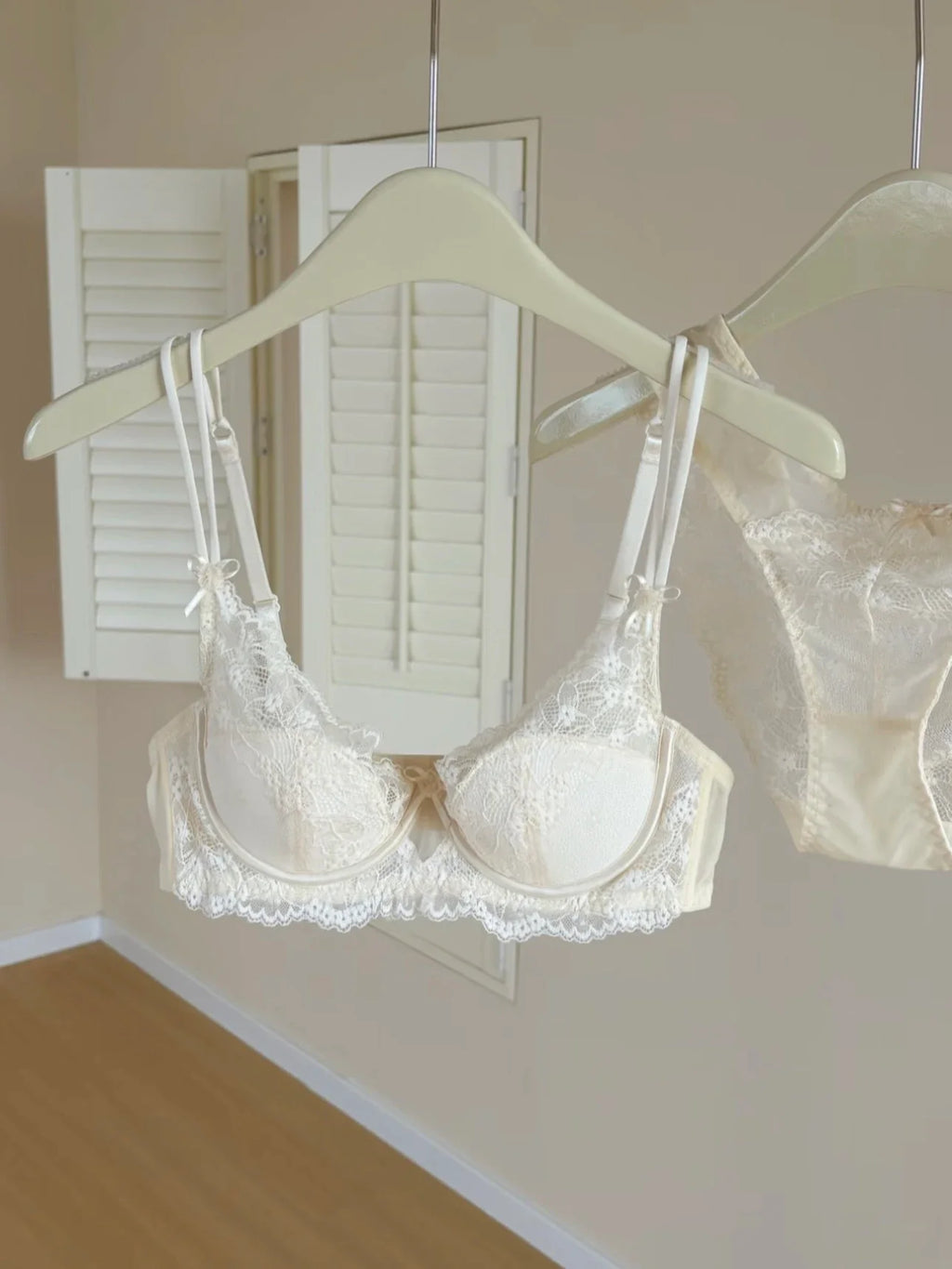 French Inspired Minimiser Bra Women Sexy Lingerie Set Large Chest Support Thin Comfort Half Cup Soft Underwire Anti Sagging