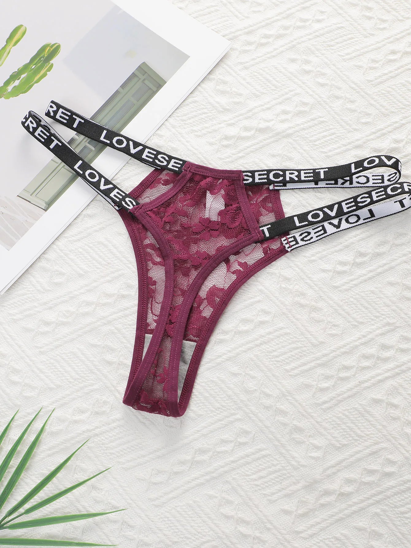 4 pieces of multi colored mother belt hollow out sexy lace low waisted thong hip lifting party underwear C856
