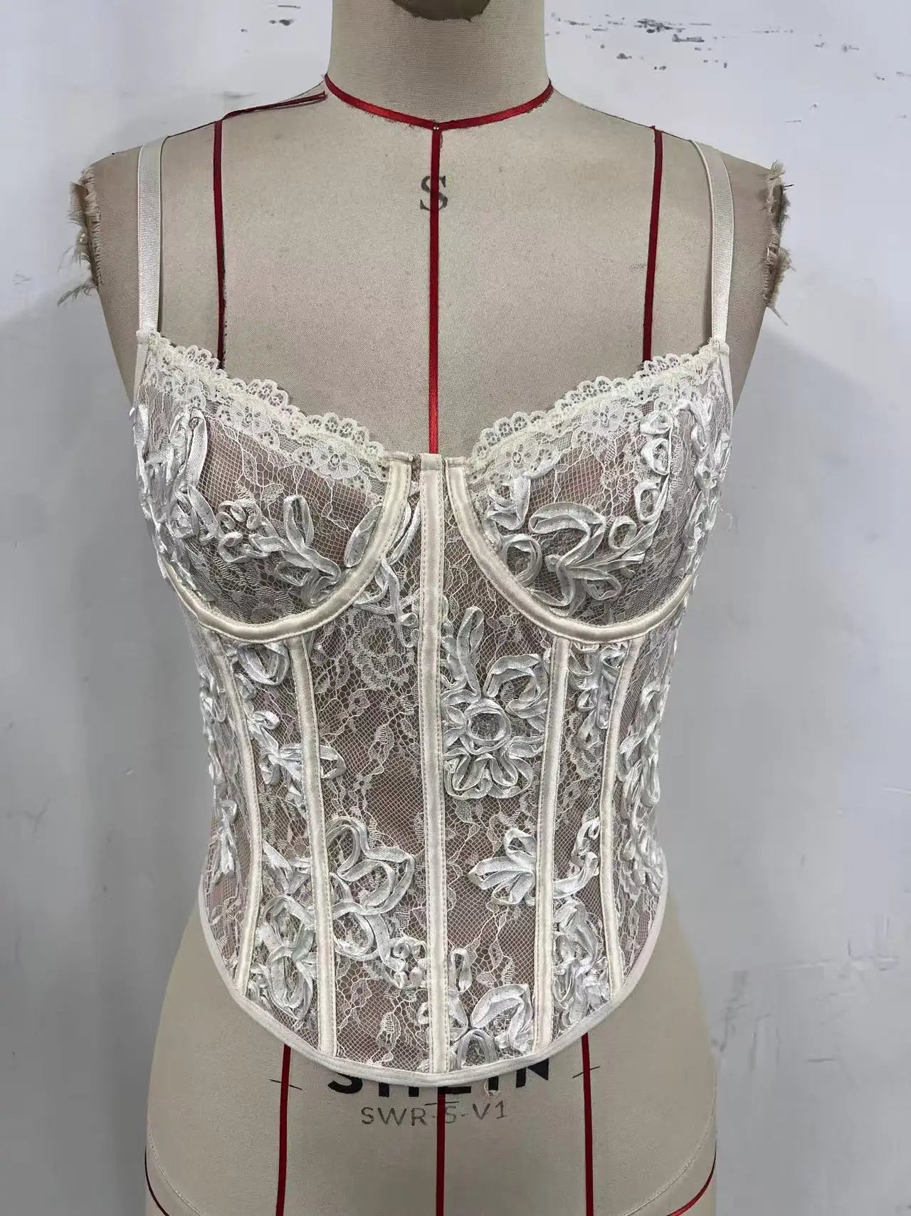 Sexy Spicy Girl Summer Tank Top Women Beige Lace Trim Steel Ring Gathering Back Cross Tie Rope Slim Fit Fishbone Corset Vest