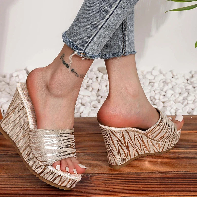 Fashion Stripe Print Thick Bottom Slippers Women New Wedge Chunky Platform Sandals Woman Summer Daily High Heel Slides Female
