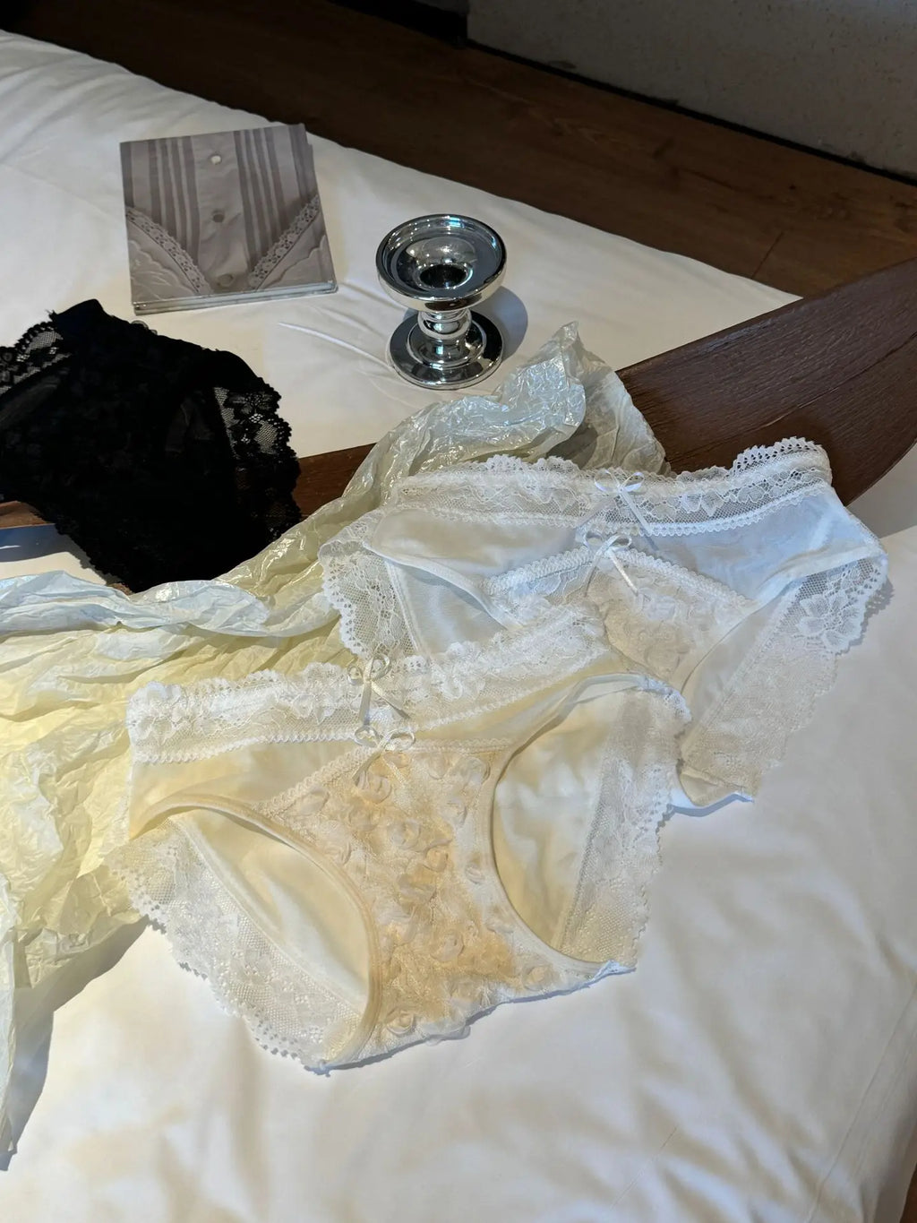 French lace women's underwear, high elasticity, comfortable and breathable, mid-crotch, hip-covering briefs