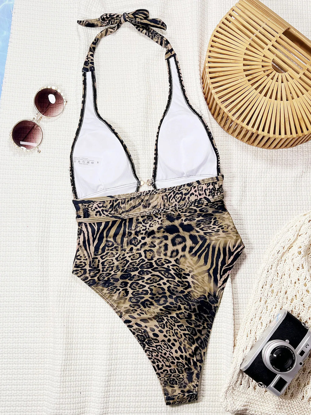 Beach Holiday Look Women's One-Piece Swimsuit Sexy Deep V Neck Backless Swimwear Bodysuit Pearl Decor Bathing Suits Beachwear