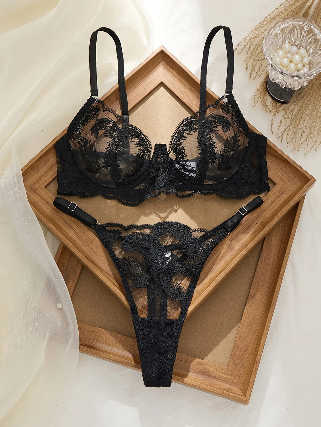 Black Feathers Comfortable Underwear Set Soft And Stylish Women's Intimate Apparel Ensemble