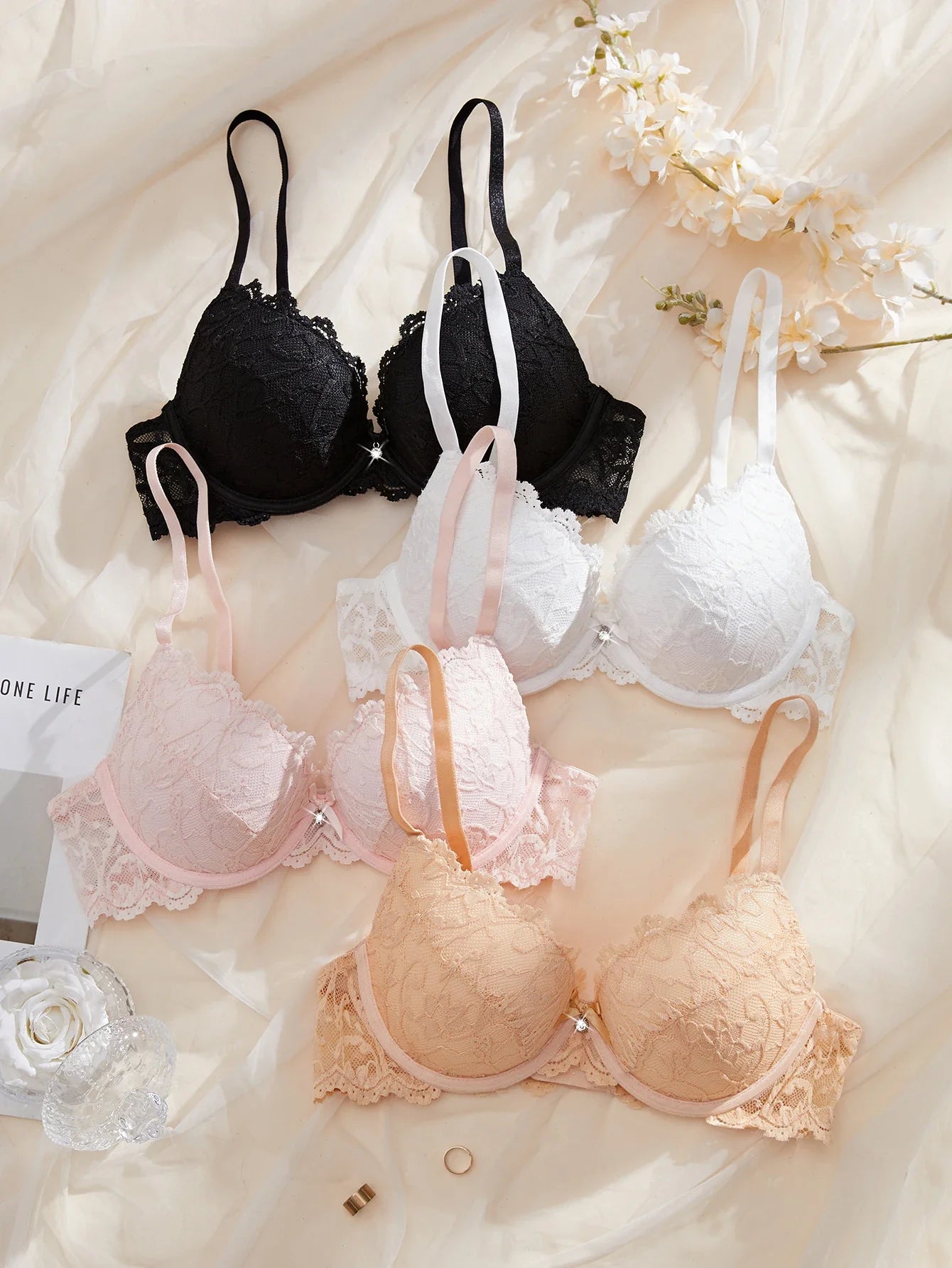 4Pcs Daily Lace Trim Women's Underwear Set Rhinestone Push up Underwire Bra Airy & Stylish Women Lace Lingerie Set