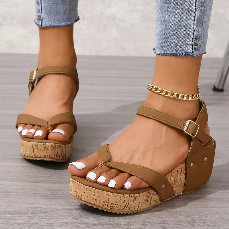 Chunky Platform Clip-Toe Sandals for Women Summer Rivet High Heel Sandal for Ladies Fashion Outdoor Anti-Slip Sandalias Mujer