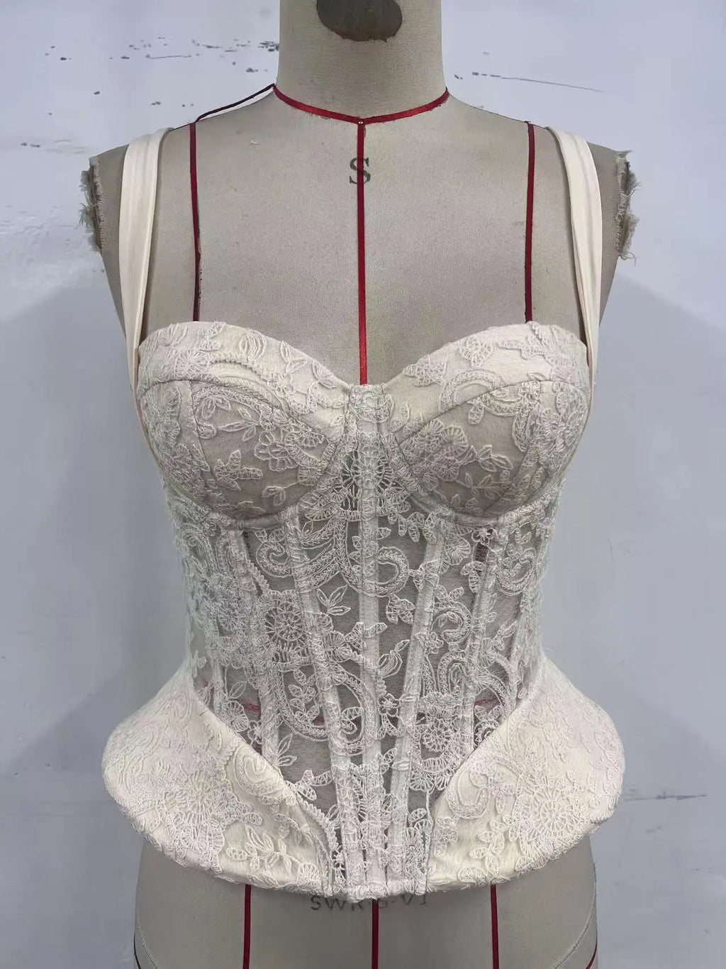 Sexy Beige Floral Embroidered Lace Fishbone Vest Women Summer Strap Underwire Slim Ruffles Tank Tops Lady Club Party Camisole
