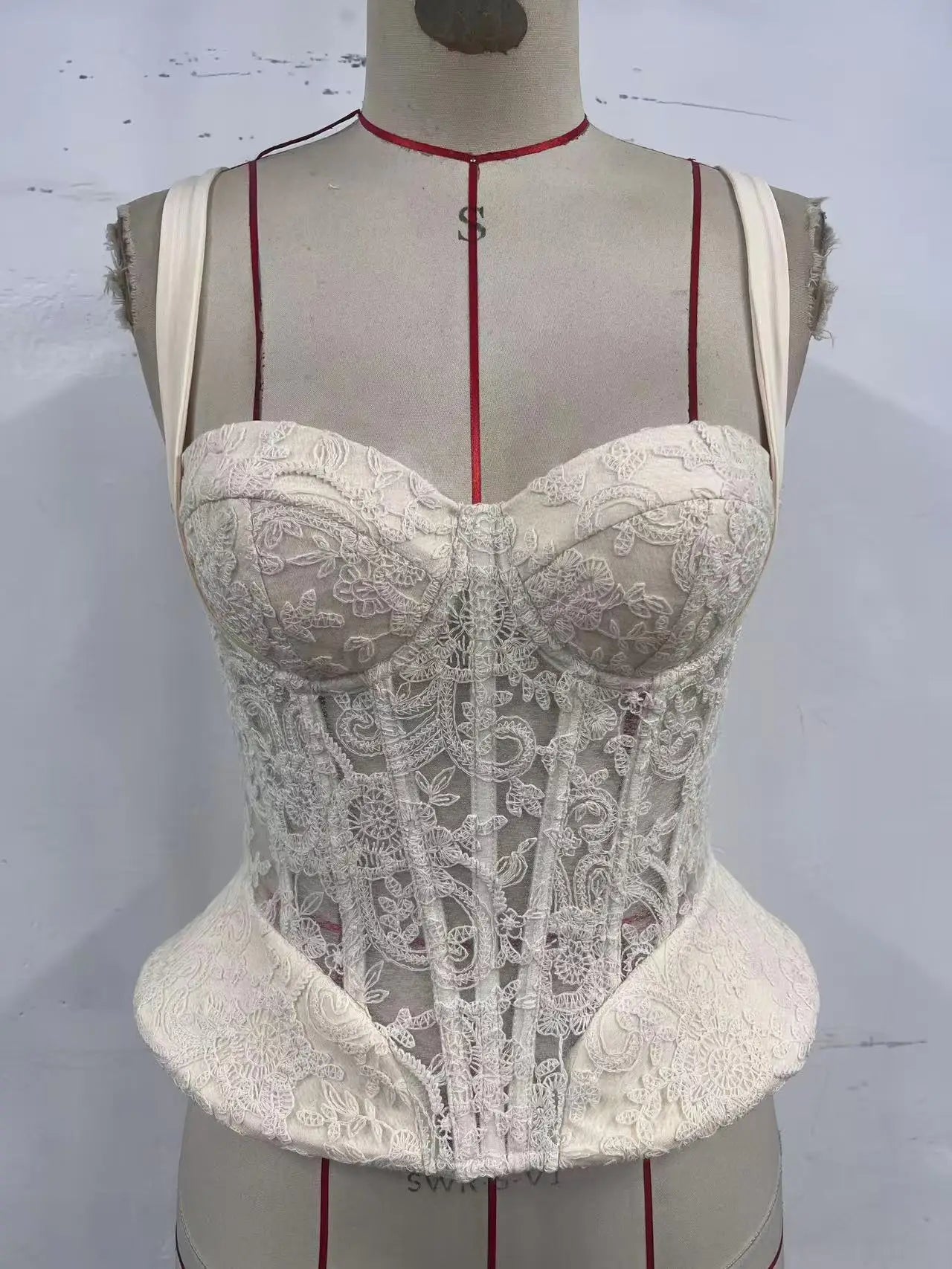 Sexy Beige Floral Embroidered Lace Fishbone Vest Women Summer Strap Underwire Slim Ruffles Tank Tops Lady Club Party Camisole